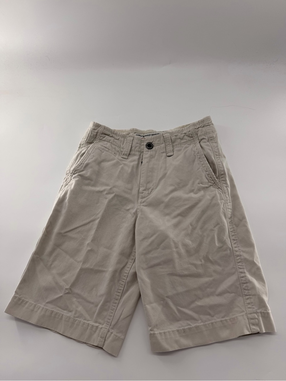 American Eagle Men’s Y2K Cargo Shorts Cream Off White Longer Length Size 26 AE